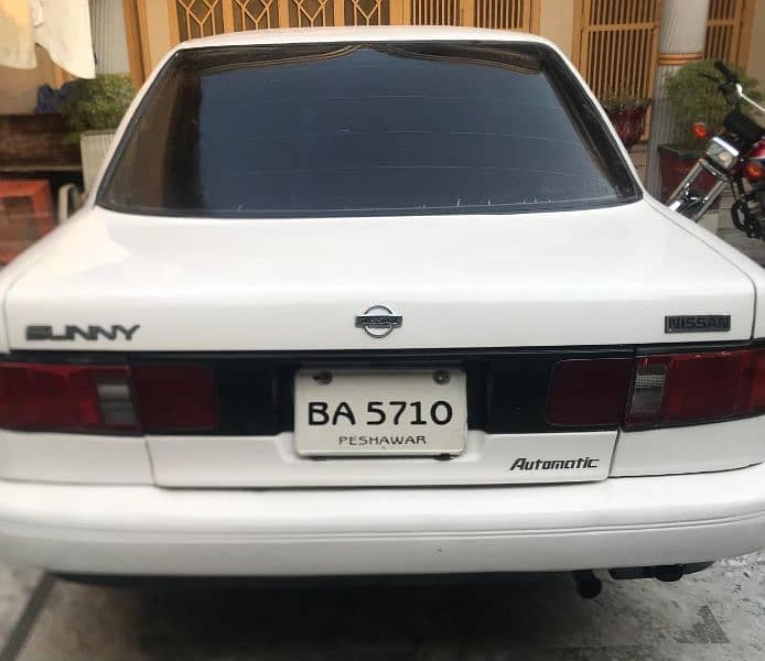 Nissan Sunny 1991 11