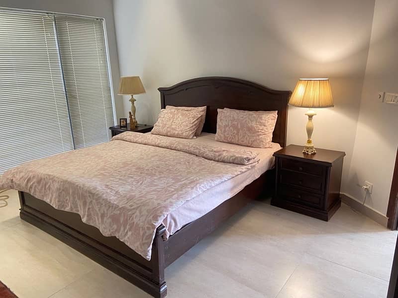 Classic bed for sale 3