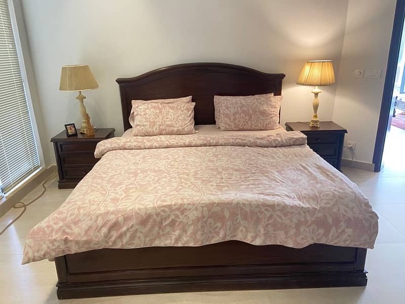 Classic bed for sale 4