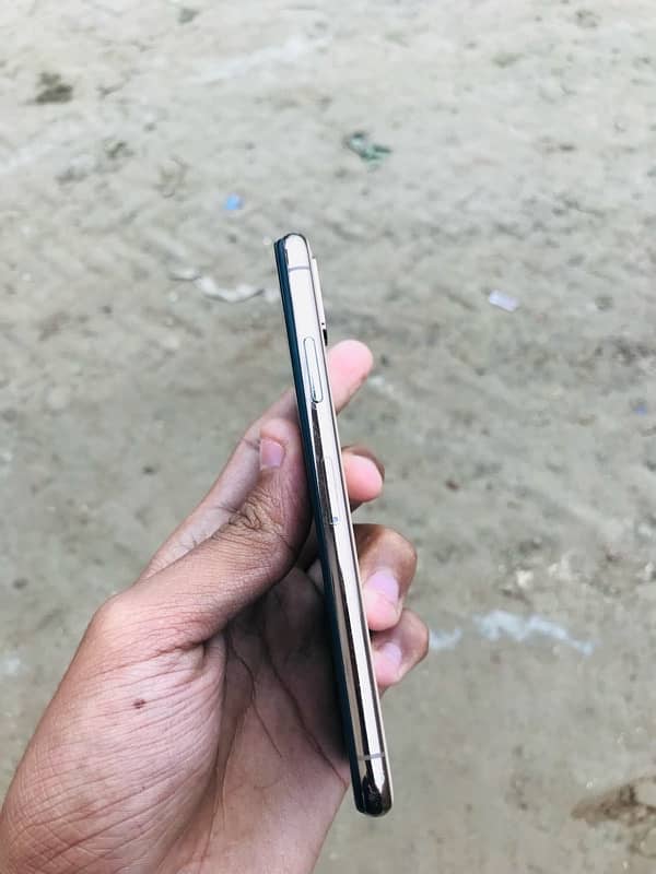 iPhone xs 256 factory unlocked non pta exchange possible 2