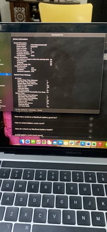 Apple Mac book Pro (touch bar M1 Chip 303 battery cycle count 3