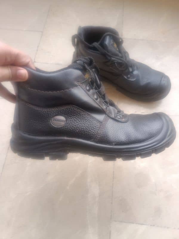 safety shoes 1