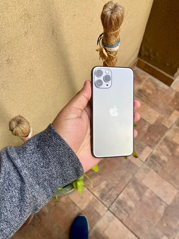 iPhone 13 Pro Max Blue 256gb PTA 5