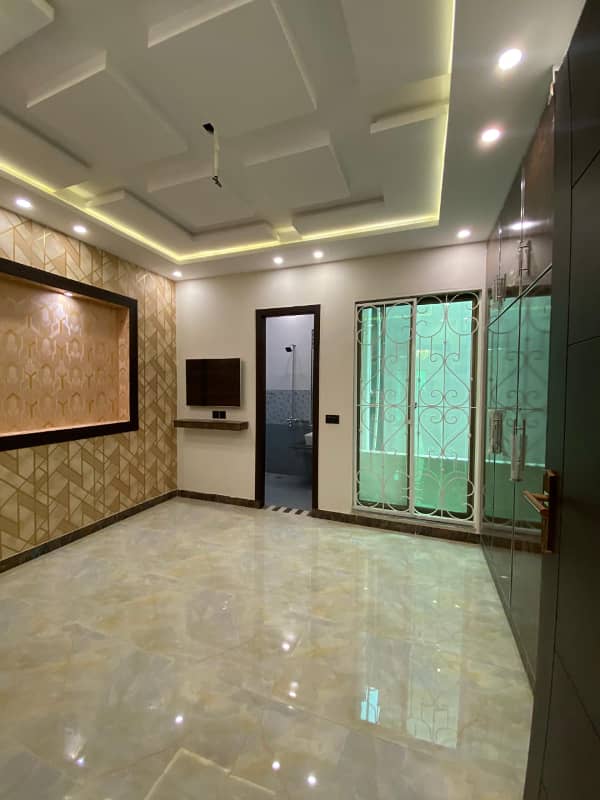 1 bedroom 1 bathroom 1 KITCHEN for rent in a w t phace 1 Lahore 0