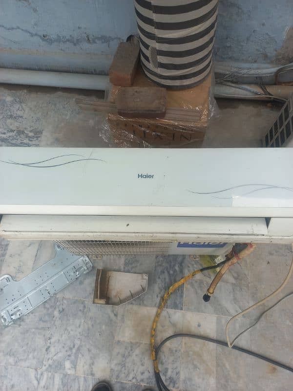 Haier  1 ton non inverter 0