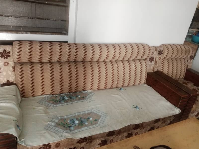 5 seater sofa set for sale at reasonable price 0