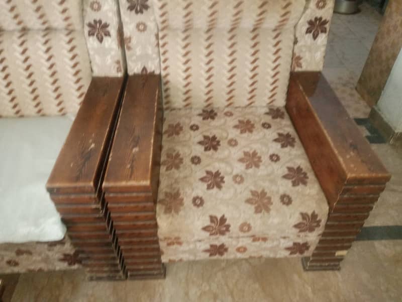 5 seater sofa set for sale at reasonable price 1