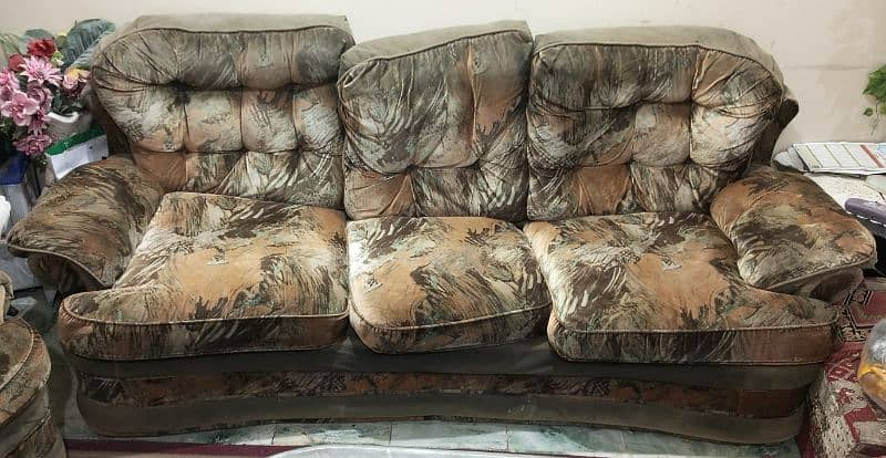 5 seater (3+1+1] Sofa set 4