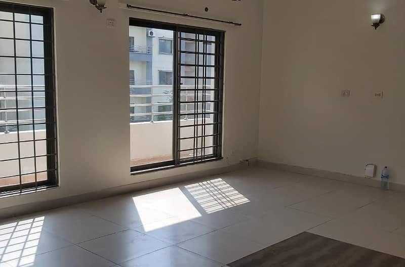 10 Marla Flat In Askari 11 - Sector D Is Available For rent 1