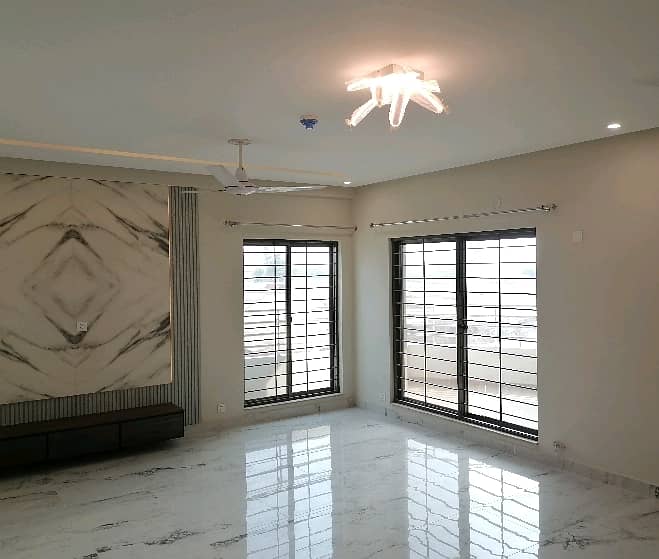 10 Marla Flat In Askari 11 - Sector D Is Available For rent 0