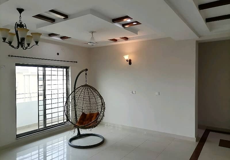 Highly-Desirable 10 Marla Flat Available In Askari 11 - Sector B 5