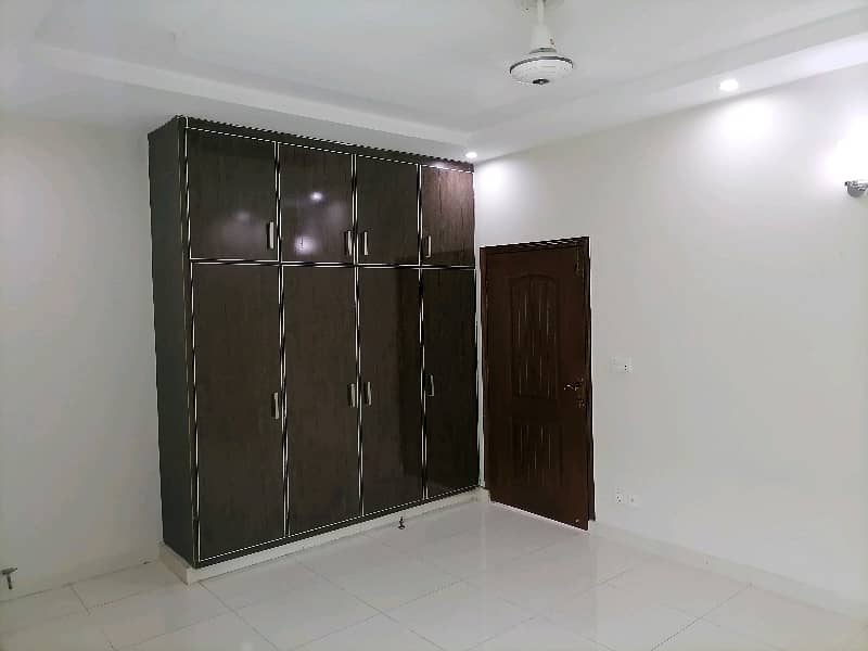 A 10 Marla Flat Is Up For Grabs In Askari 0