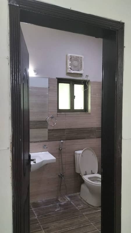 Askari 11 Flat For Rent In Lahore 5