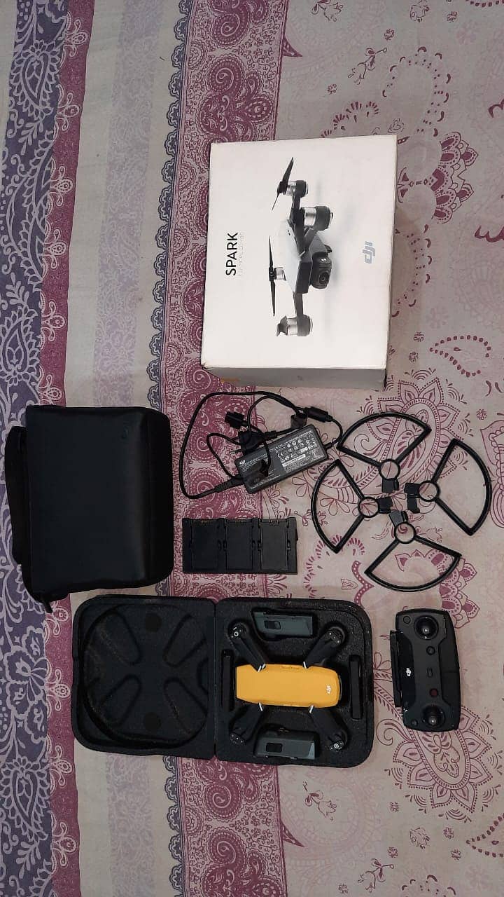 DJI SPARK-Fly More Combo (EU Model) Sunrise Yellow 1