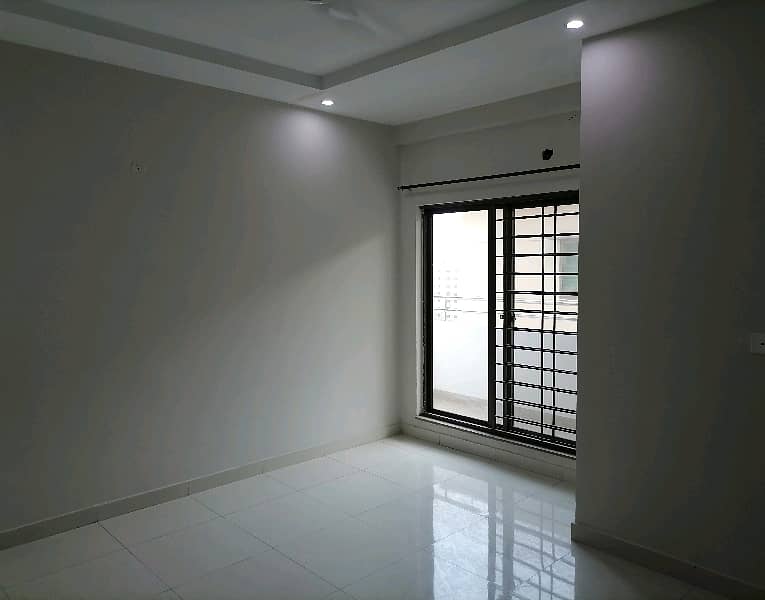 10 Marla Flat Is Available For Rent In Askari 11 Sector B Lahore 7