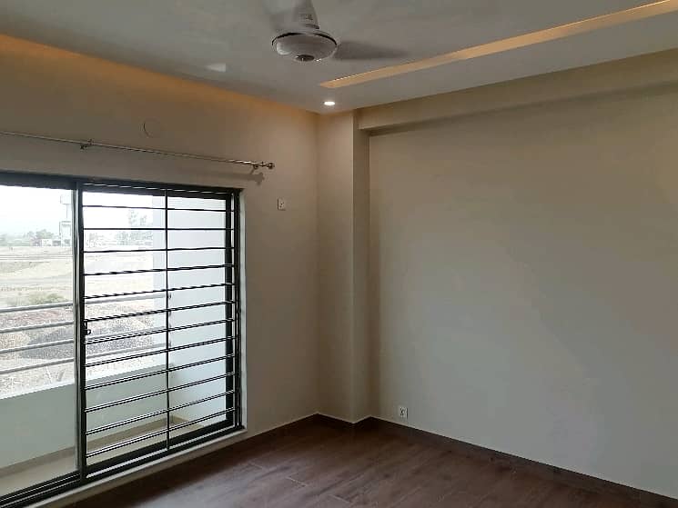 A Stunning Flat Is Up For Grabs In Askari 11 - Sector D Lahore 8