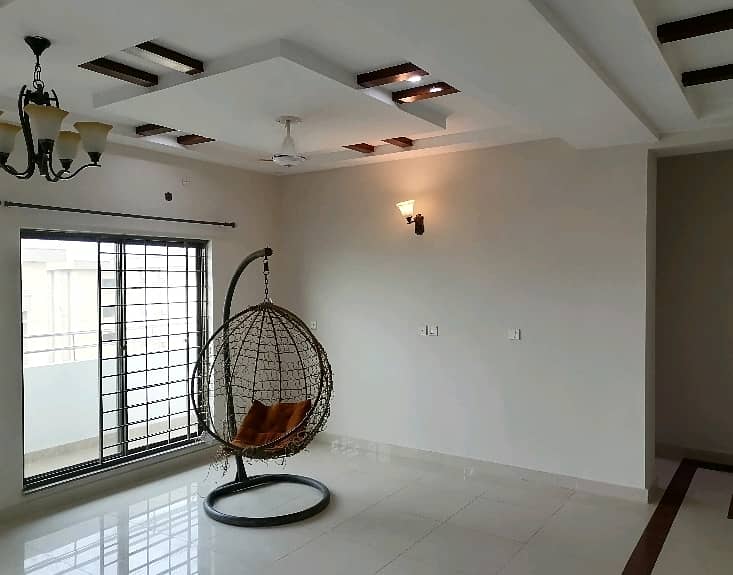 10 Marla Flat For Rent In Askari 11 Lahore 8