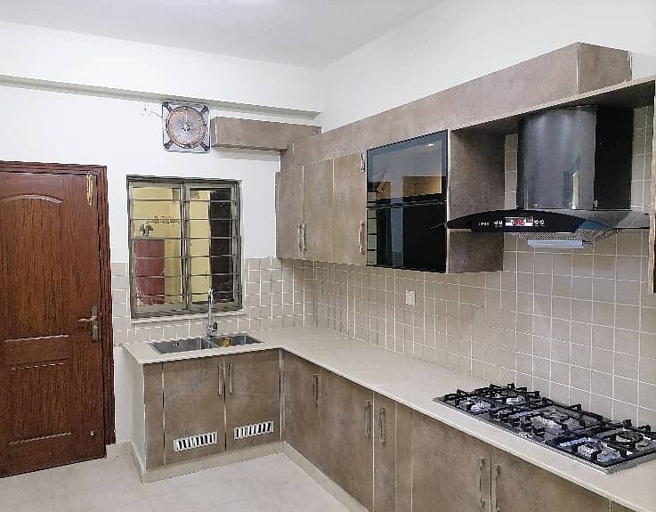 Ready To Buy A Flat 10 Marla In Askari 11 - Sector D 4