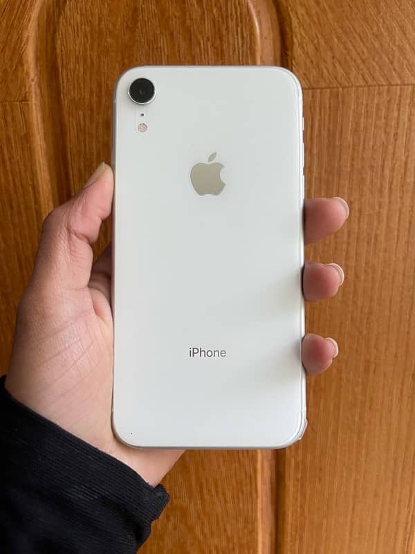 iPhone XR 0