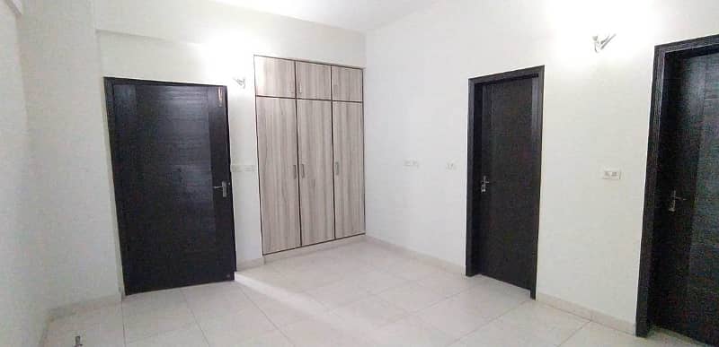 Army Flat 10-Marla, 3-Bedroom Flat For Rent 2