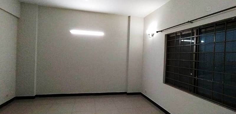 Army Flat 10-Marla, 3-Bedroom Flat For Rent 7