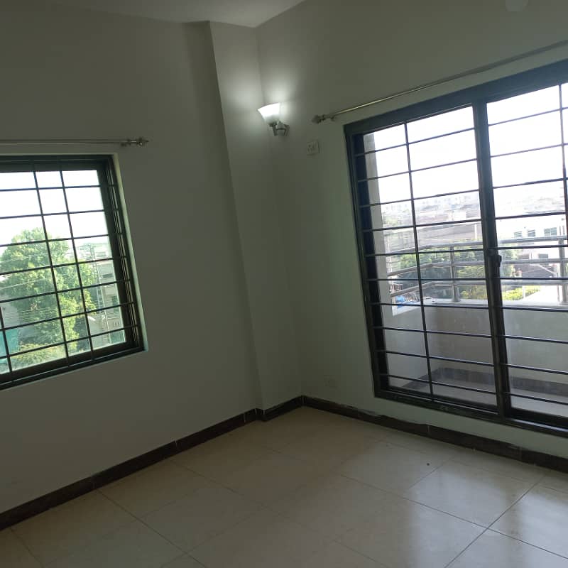 4-Bedroom Flat For Rent In Sector B Askari 11 Lahore 2