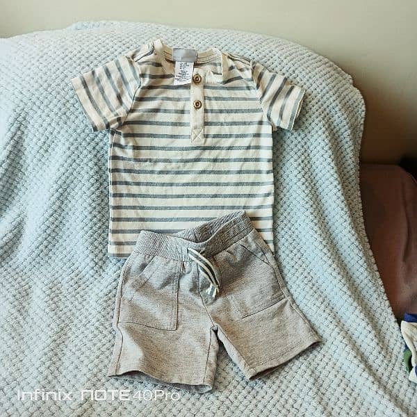 FAIR LIKE NEW CLOTHS FOR BABY BOY. SIZE FROM NEW BORN TO 1.5 YEAR. 12