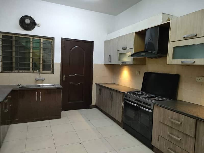 Don'T Miss Out This Beautiful Apartment (For Rent) 1