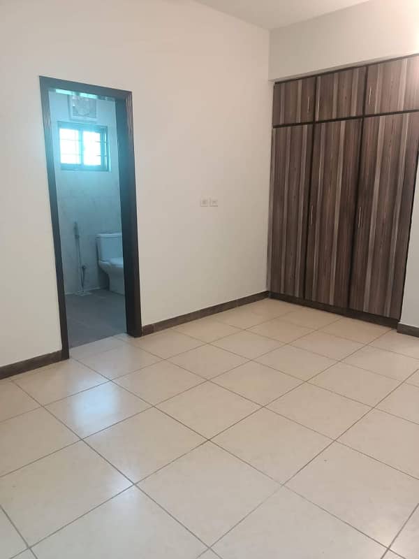 Don'T Miss Out This Beautiful Apartment (For Rent) 8