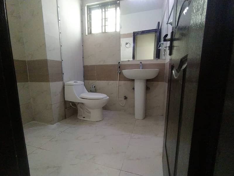 Ideal Location Near McDonald's Flat For Sale 25