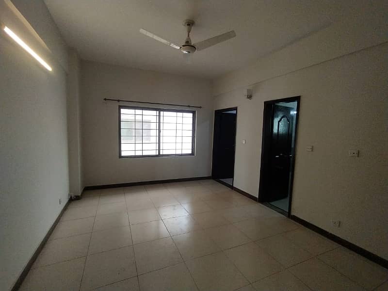 Ideal Location Near McDonald's Flat For Sale 27