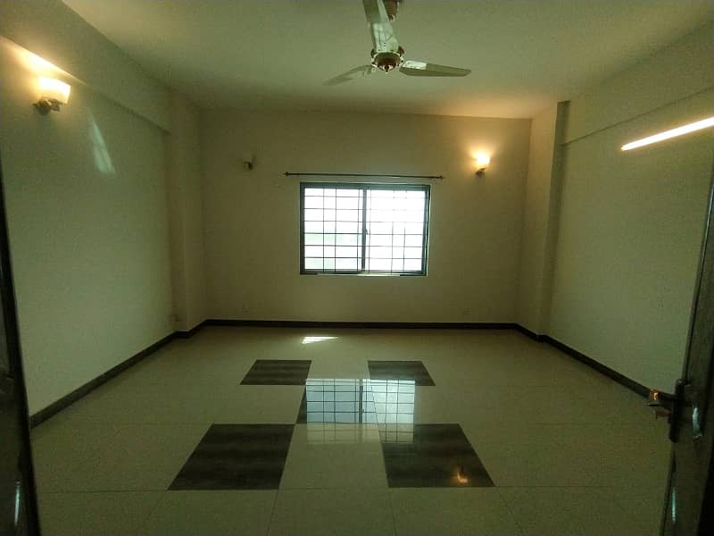 Ideal Location Near McDonald's Flat For Sale 30