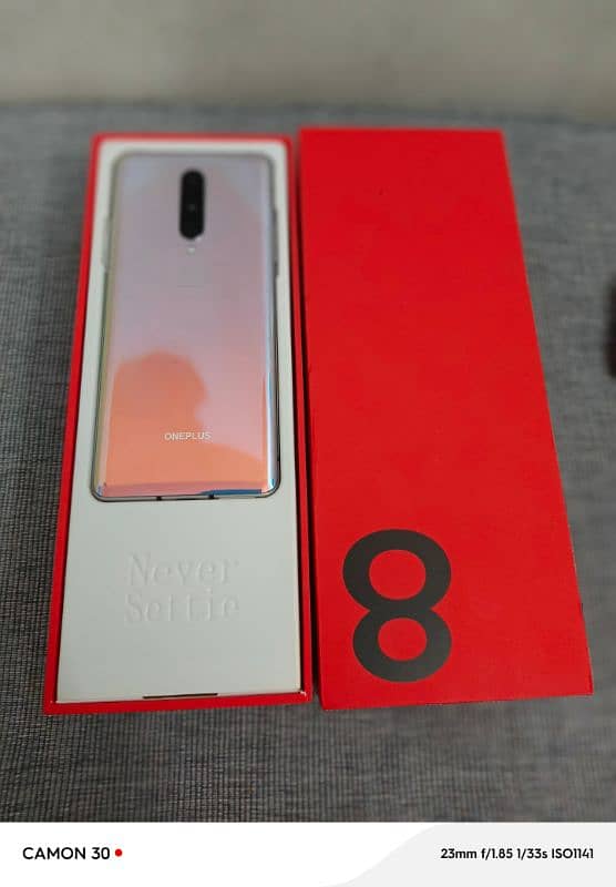 OnePlus 8 with original box charger Global dual sim Approve 2