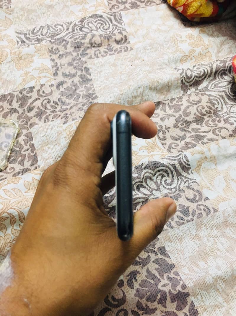 Apple iPhone XS 3