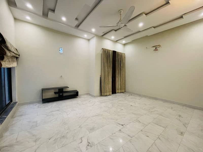 Defence Most Modern Bungalow 5 Bedroom For Rent 2.20 Lakh 8