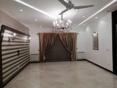 1 Kanal House for Rent Out Class Nice House Shower Caben Bath DHA Phase 3, Lahor