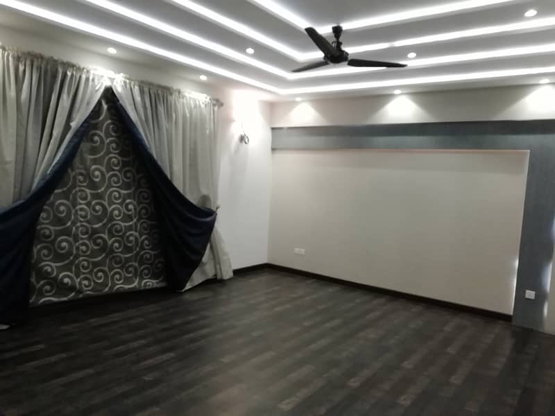 1 Kanal House for Rent Out Class Nice House Shower Caben Bath DHA Phase 3, Lahor 2