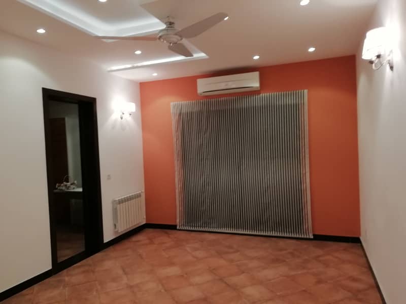 1 Kanal House for Rent Out Class Nice House Shower Caben Bath DHA Phase 3, Lahor 3