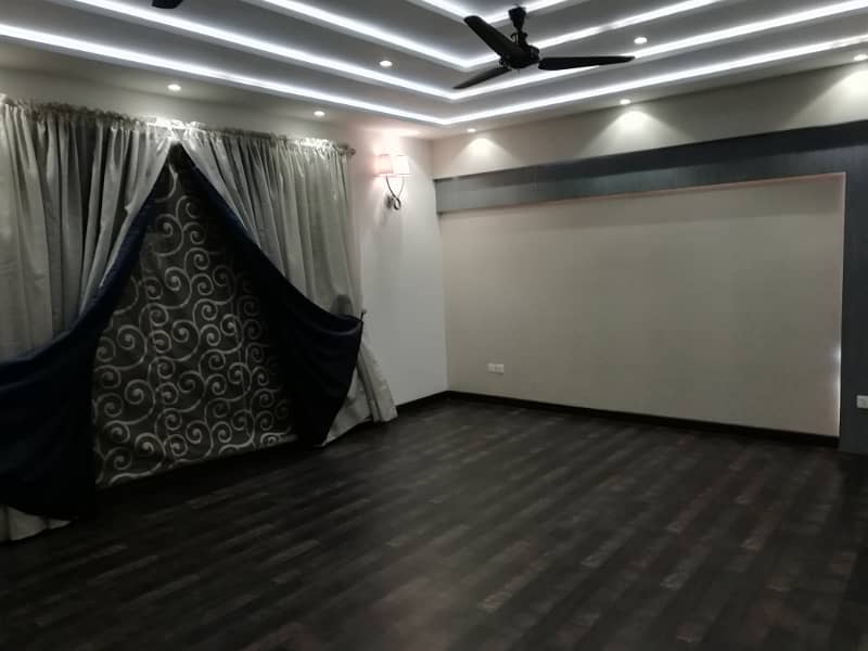 1 Kanal House for Rent Out Class Nice House Shower Caben Bath DHA Phase 3, Lahor 4