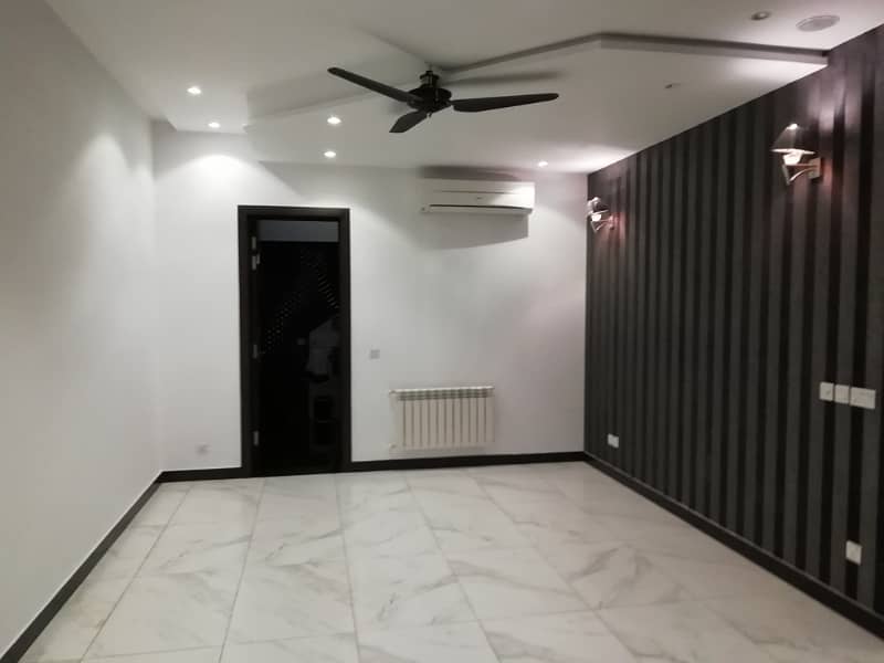 1 Kanal House for Rent Out Class Nice House Shower Caben Bath DHA Phase 3, Lahor 25