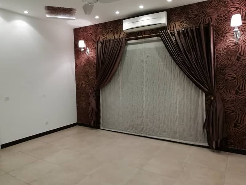 1 Kanal House for Rent Out Class Nice House Shower Caben Bath DHA Phase 3, Lahor 26