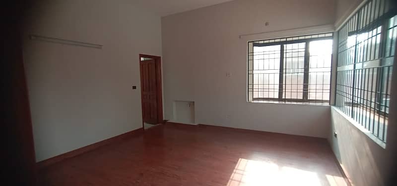 Defence Phase 3 W Block Kanal Renovated Double Unit House 5 Bedrooms Rent 3 Lakh 13