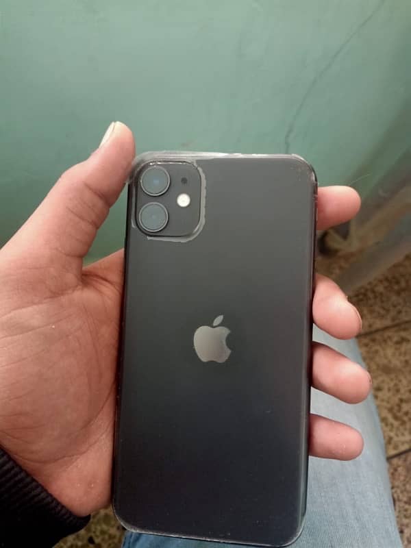 iPhone 11 4