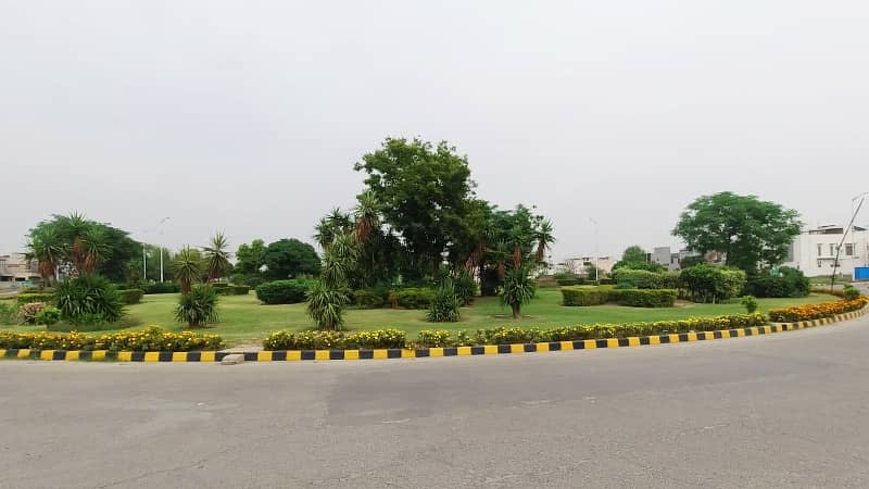 Near To Park 9 Marla Residential Plot In Only Rs. 11000000 6