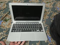 MACBOOK AIR