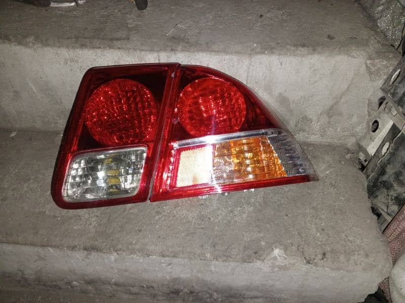 Honda Civic 2004back light's available 1