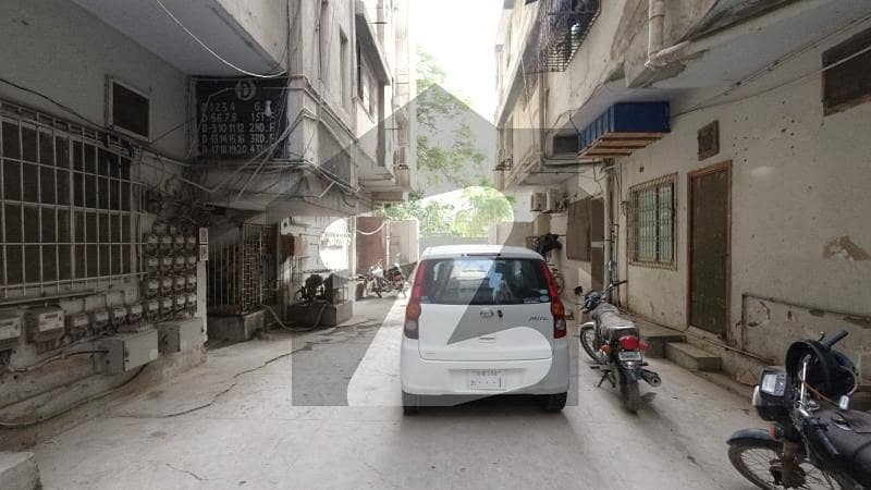 1250 Sq Feet Flat Available For Sale Gulshan E Iqbal Block 5 3