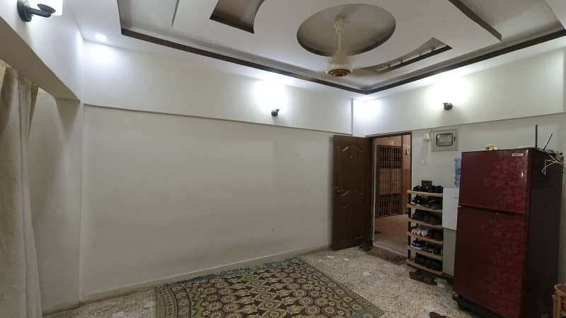 1250 Sq Feet Flat Available For Sale Gulshan E Iqbal Block 5 10