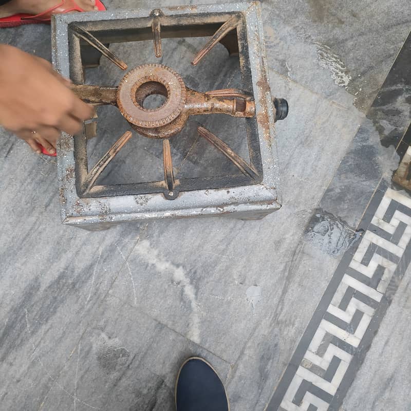 SINGLE GAS IRON STOVE 1