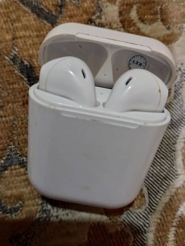 i18 Airpods New wireless earbuds with power bank and Charging Cable 2